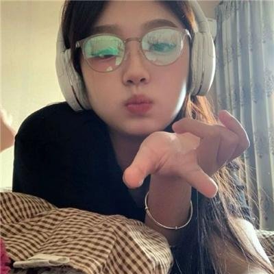 钱信伊:地下酒吧